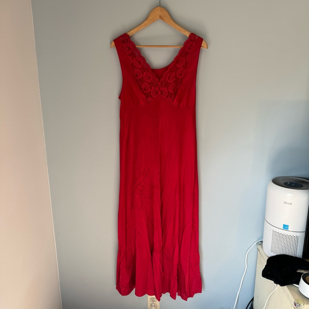 Vintage red night gown/ slip dresss